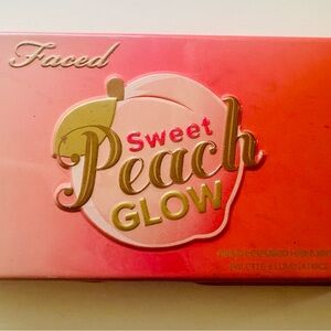 Too Faced Sweet Peach Glow Palette in Pink and Peach